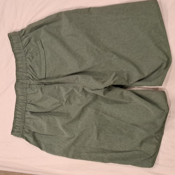 VTG1946, Size Medium, Olive Green, Casual Shorts - Picture 2 of 4